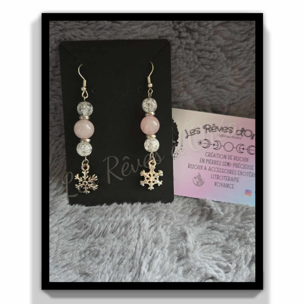 ❄️Étoile d’Hiver ❄️
Boucles d’oreilles ✨ Quartz rose & Quartz craquelé